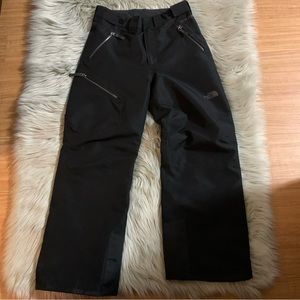 The north face boys snow pants size 14/16